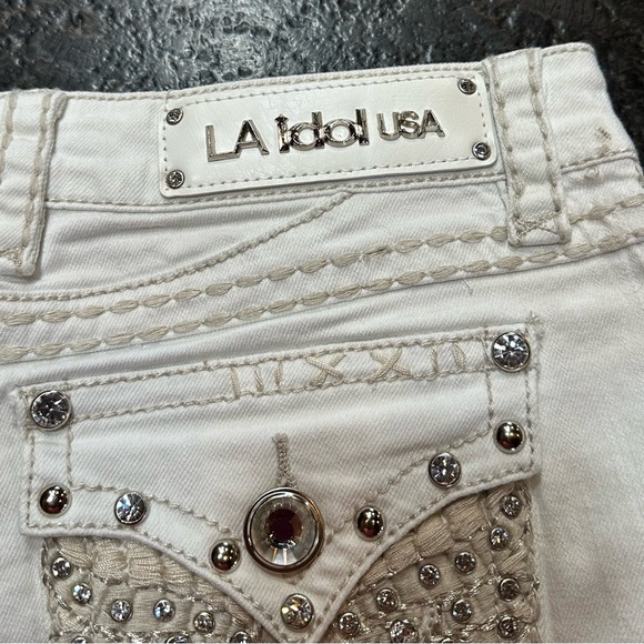 L.A. Idol White Jean Shorts - Picture 5 of 7